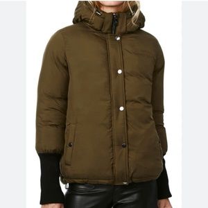 Bernardo Washington Square Water Resistant Hooded Puffer Jacket Olivia
